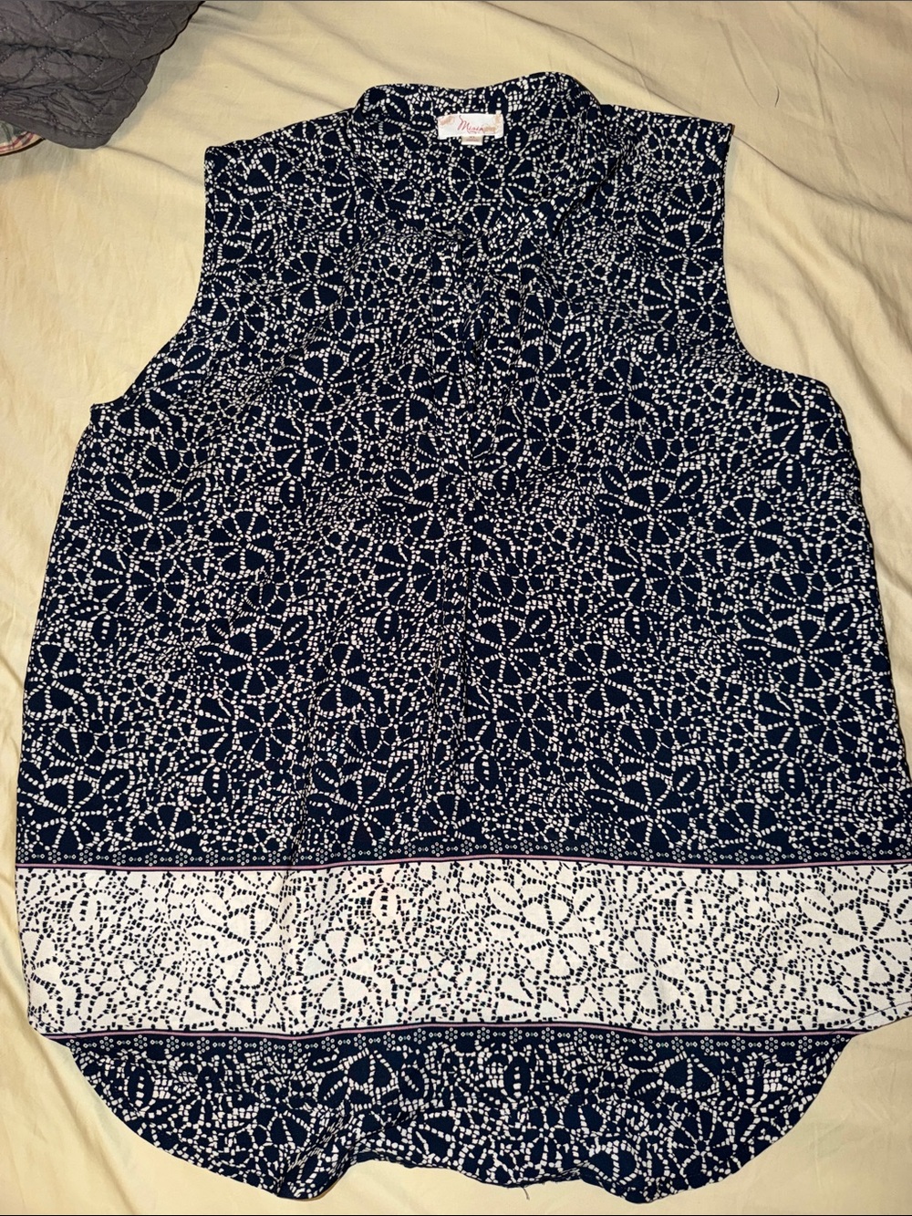 Misia Navy & White Sleeveless Floral-Print Button Blouse